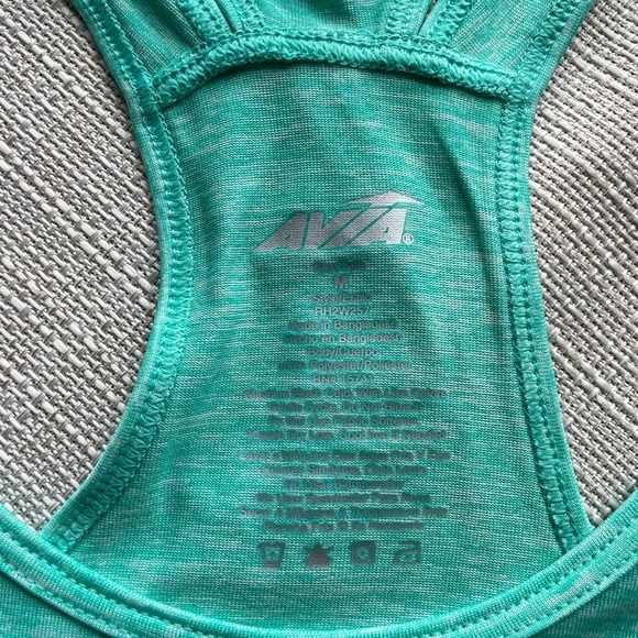 *NWT* Women's AVIA Activewear Tank - Sz. M - Picture 2 of 4